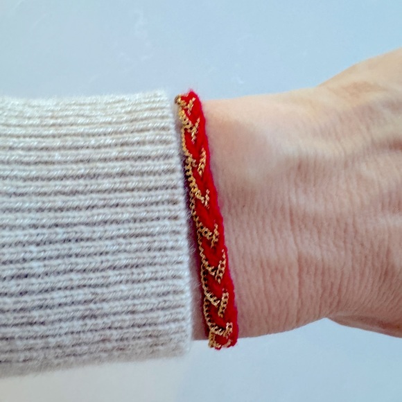 Braided red string with chain tie bracelet - Picture 3 of 3